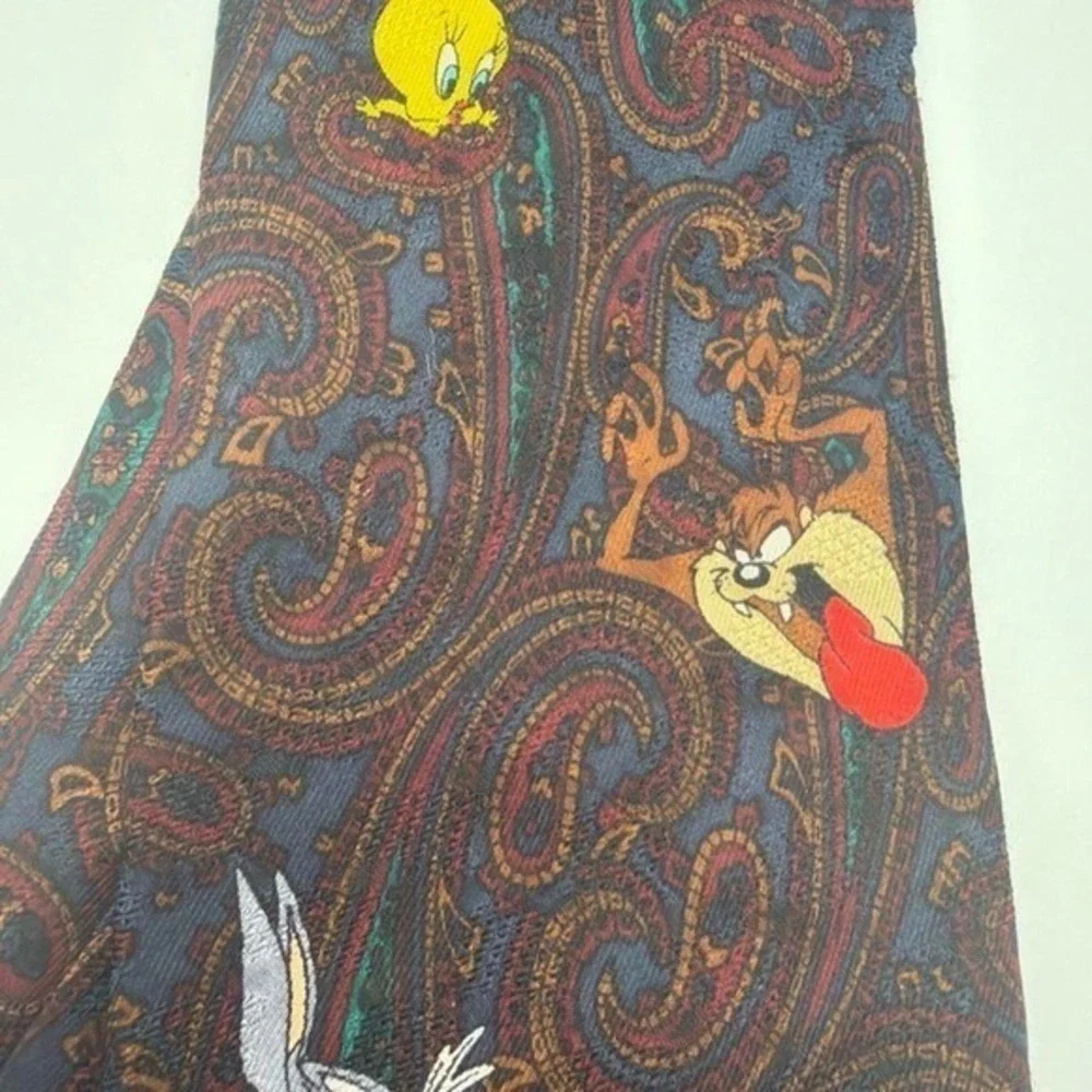 Looney Tunes Mania CHARACTER Design Paisley Polyester 58